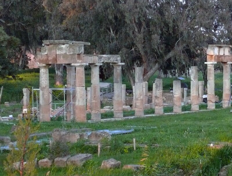 Храм Артемиды Вравронской неподалёку от Афин