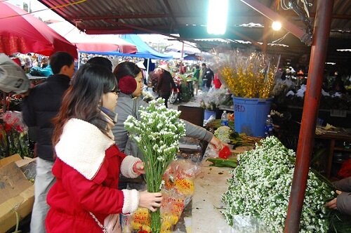 Ханой, на цветочном рынке, ТЭТ