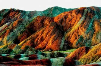 Цветные скалы Национального геопарка Чжанъе Данься